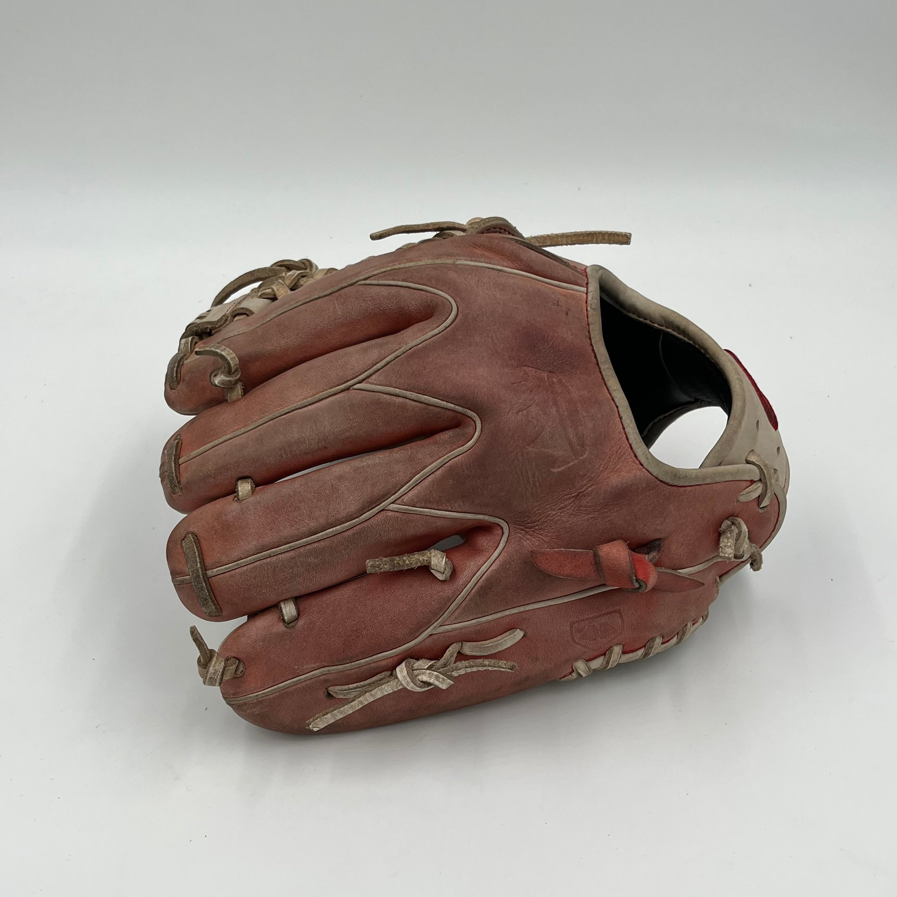 44 Pro Signature Series 11.5 Infield Baseball Glove