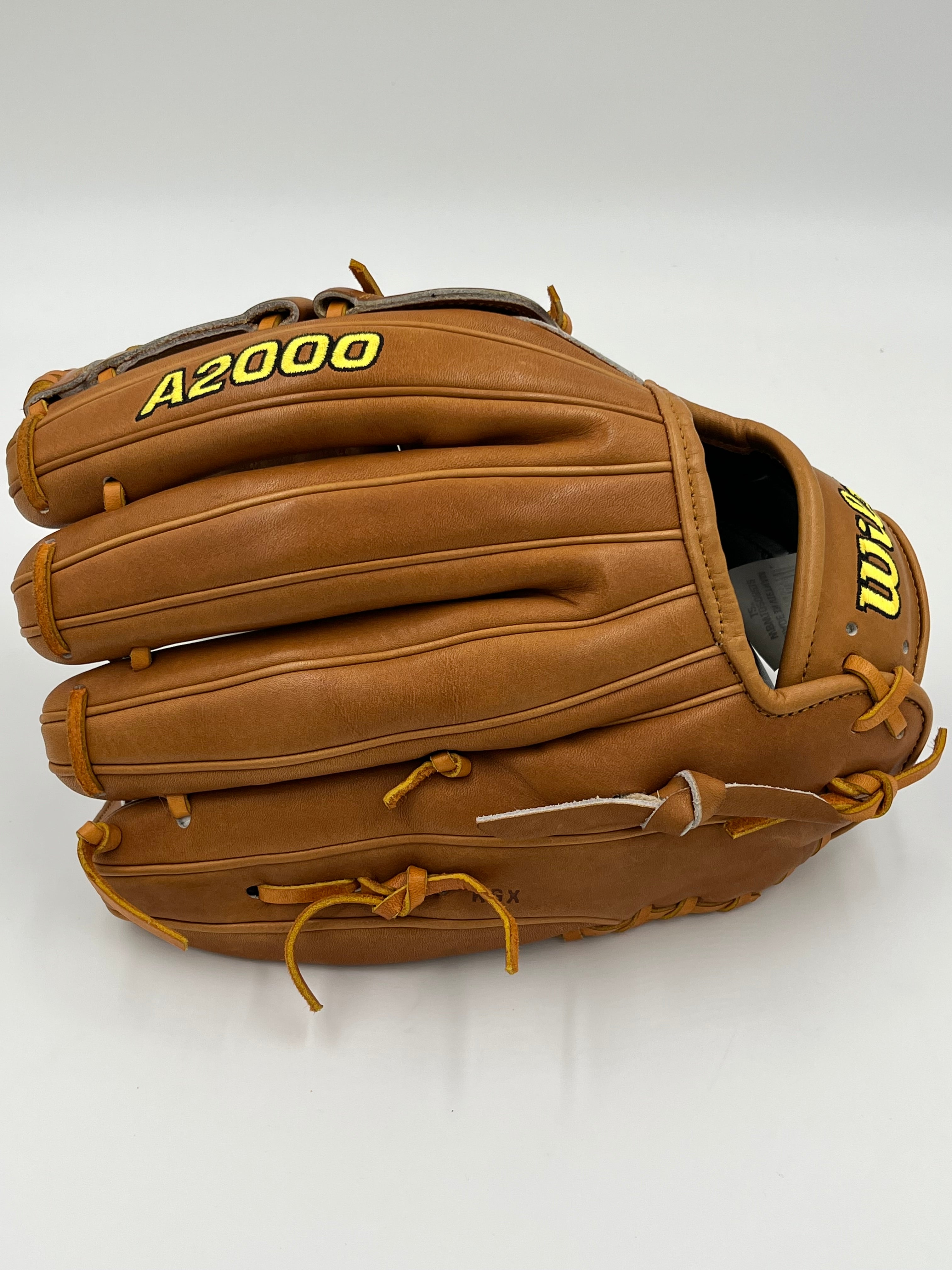 Wilson a2000 B2 12” pitchers infield baseball glove