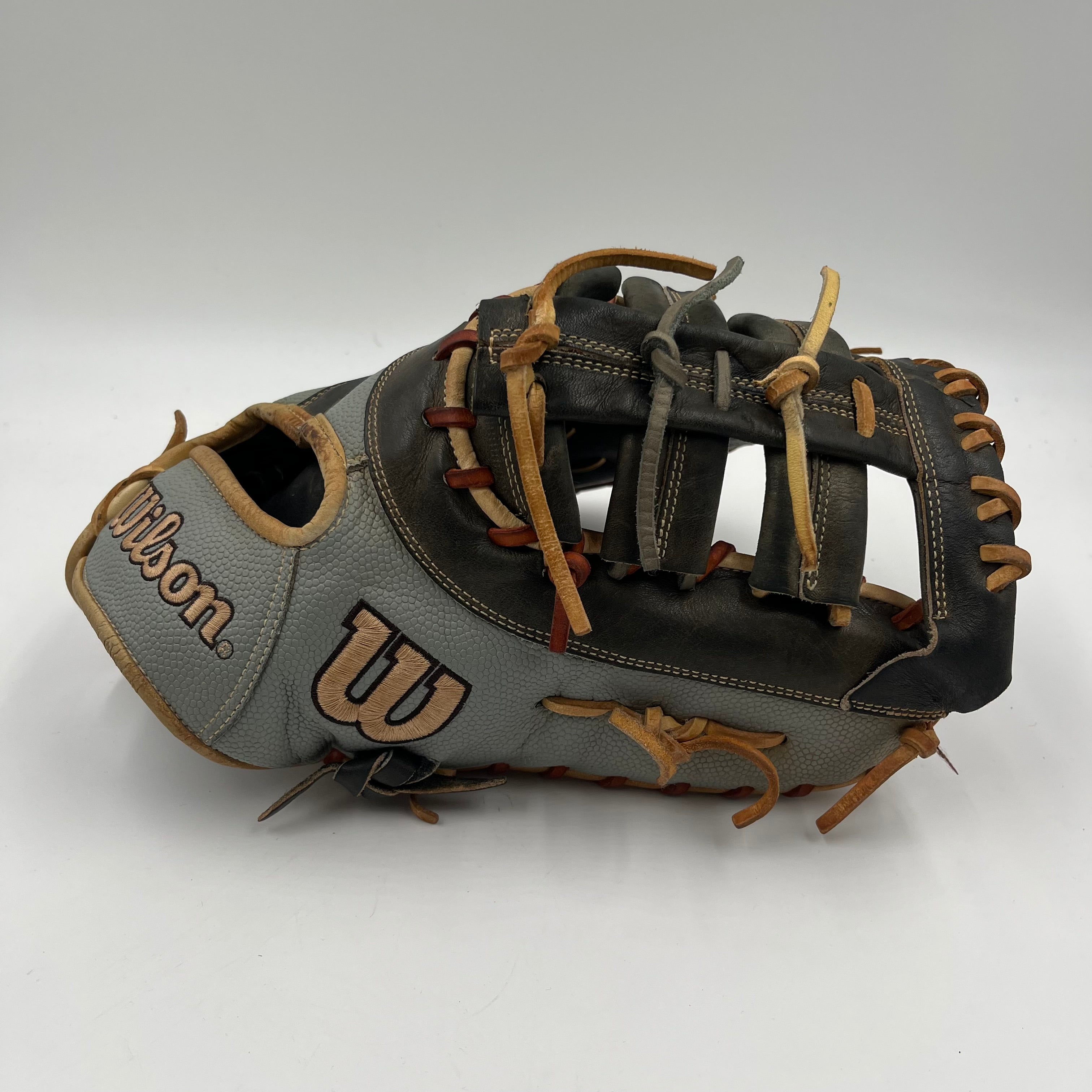 Wilson A2000 1620 12.5 First Base Mitt Baseball Glove