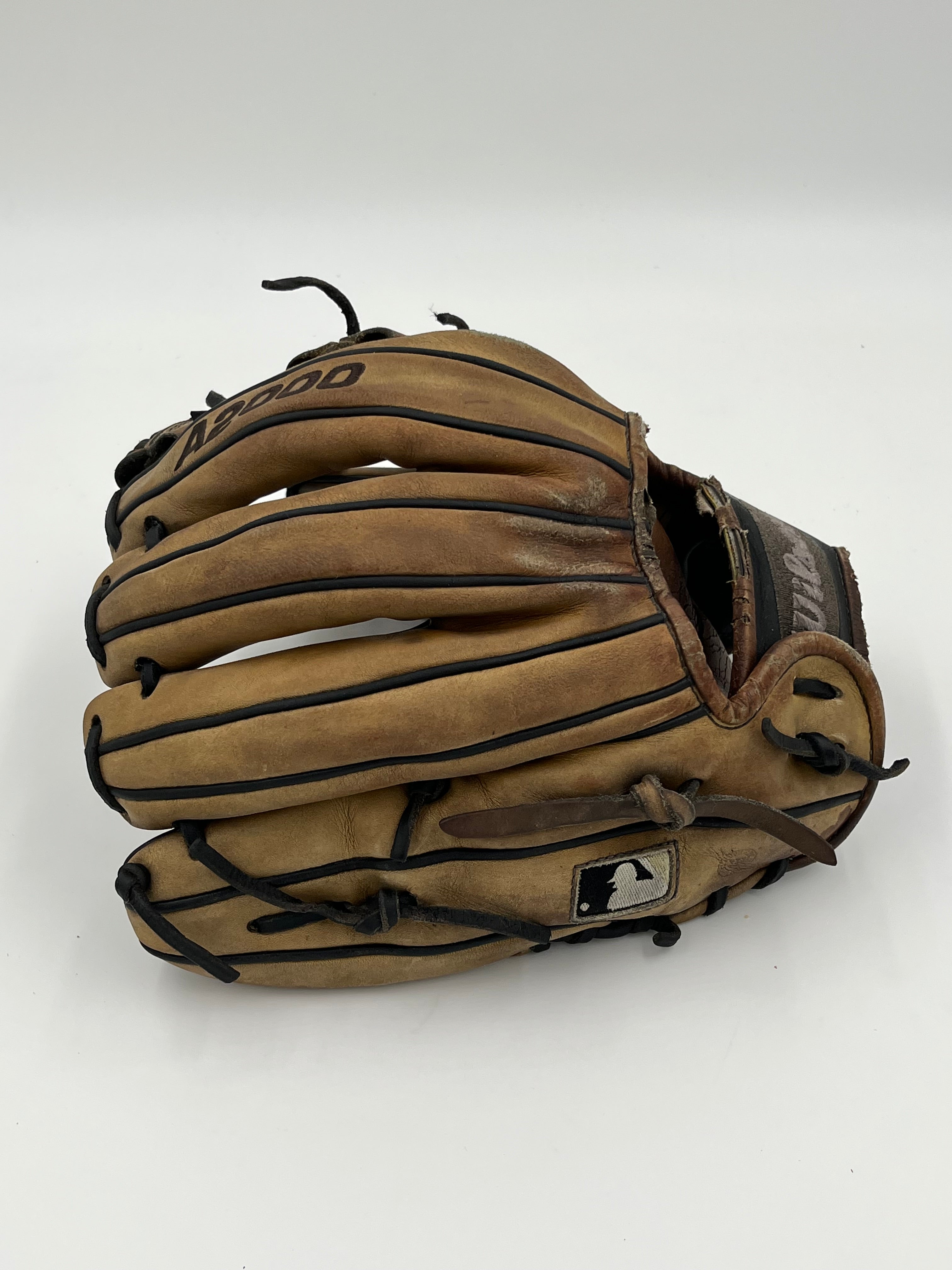 Custom Wilson a2000 dp15 11.5 infield baseball glove