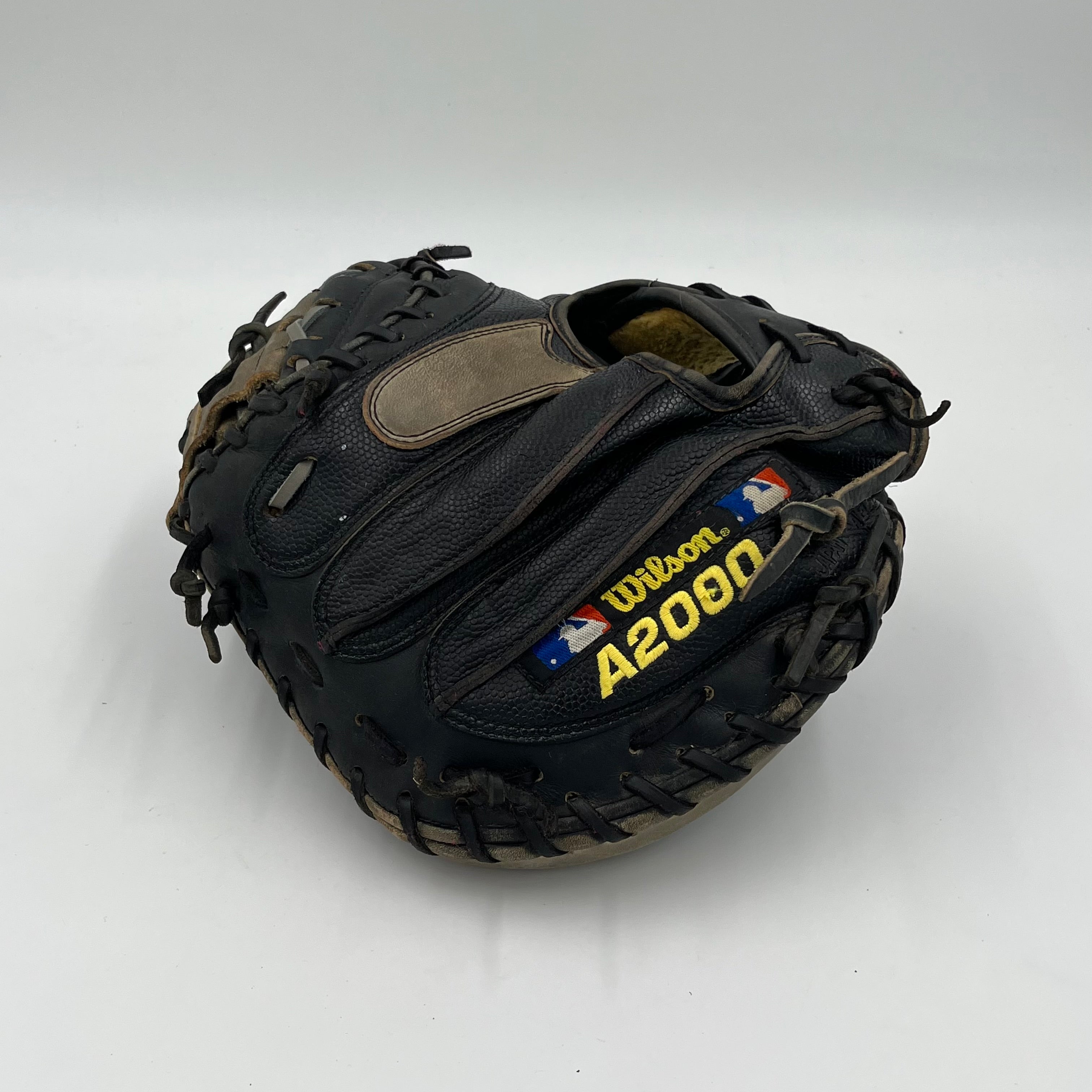 Wilson A2000 M1 33.5 Catcher's Mitt Baseball Glove