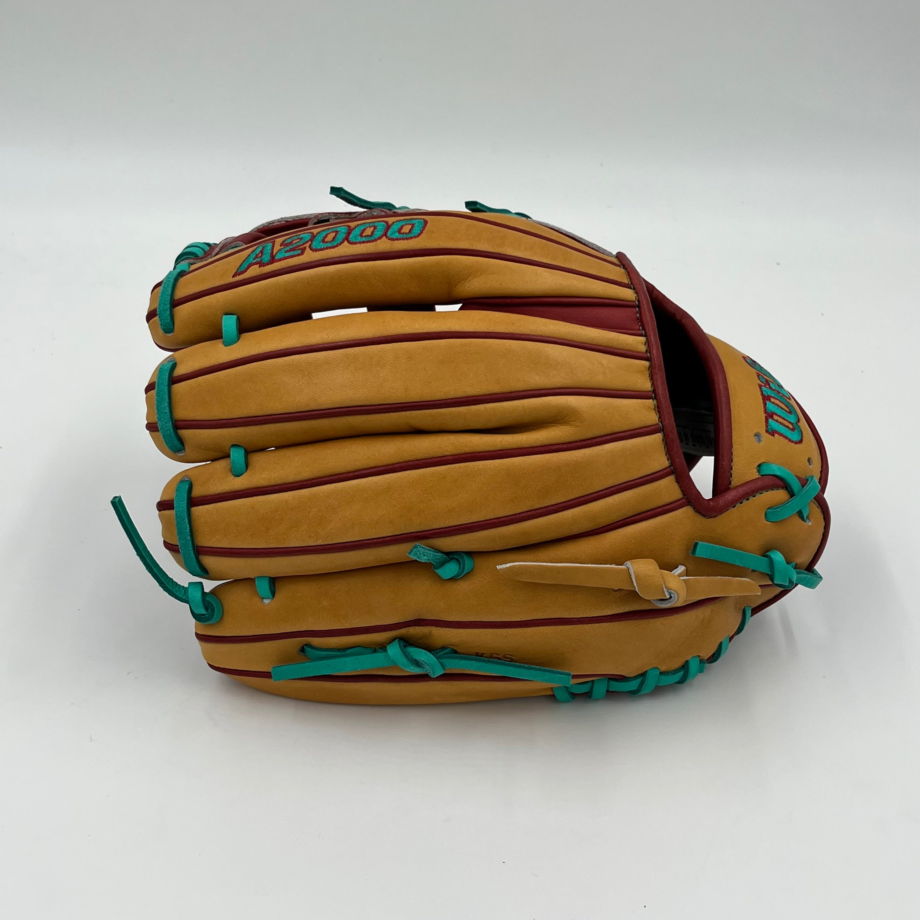 Wilson A2000 1716 11.5 Infield Baseball Glove