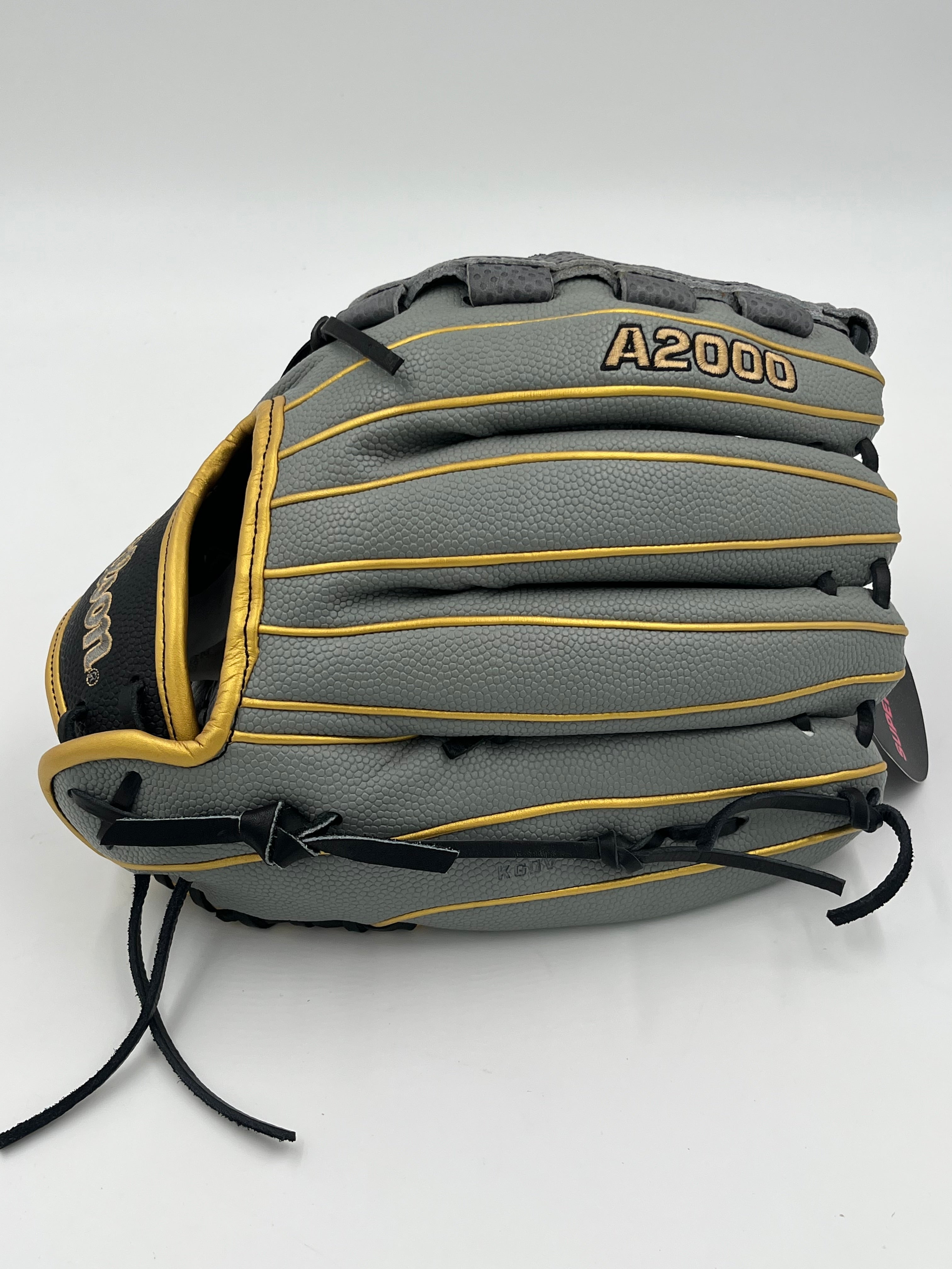Wilson A2000 V125 Lefty 12.5 Pitchers Outfield Softball Glove