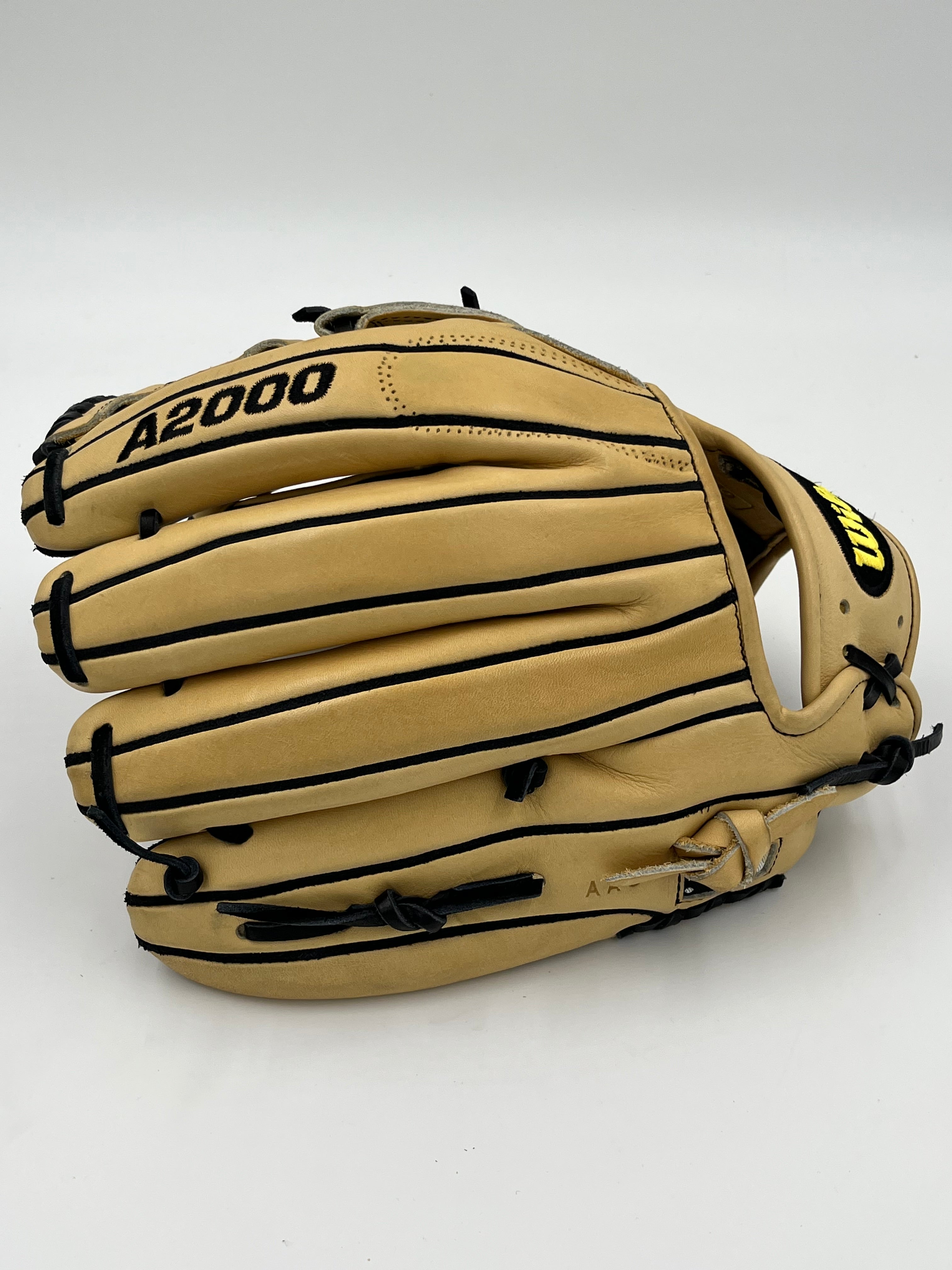 Pro Issue Wilson a2000 B2 12” pitchers infield baseball glove