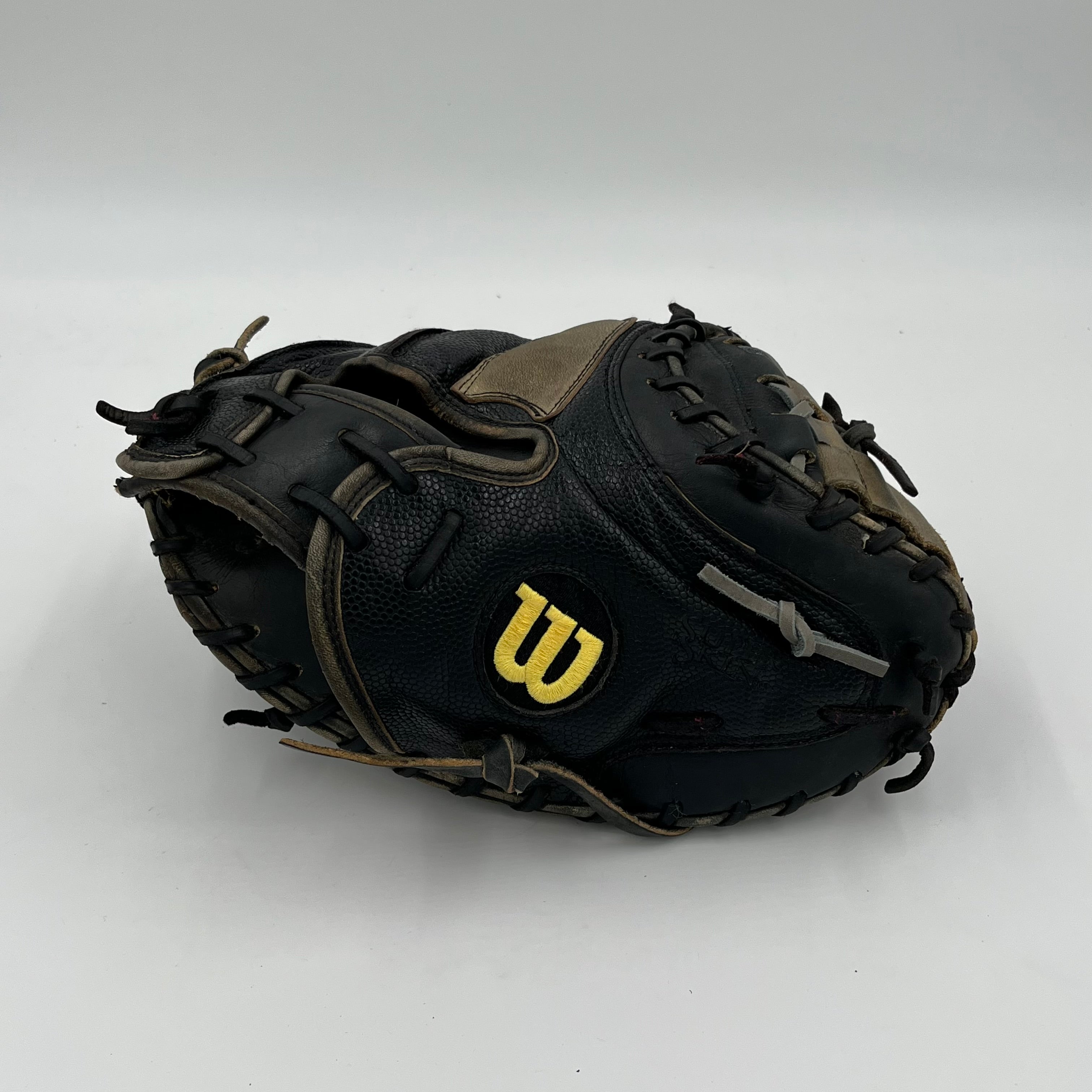 Wilson A2000 M1 33.5 Catcher's Mitt Baseball Glove