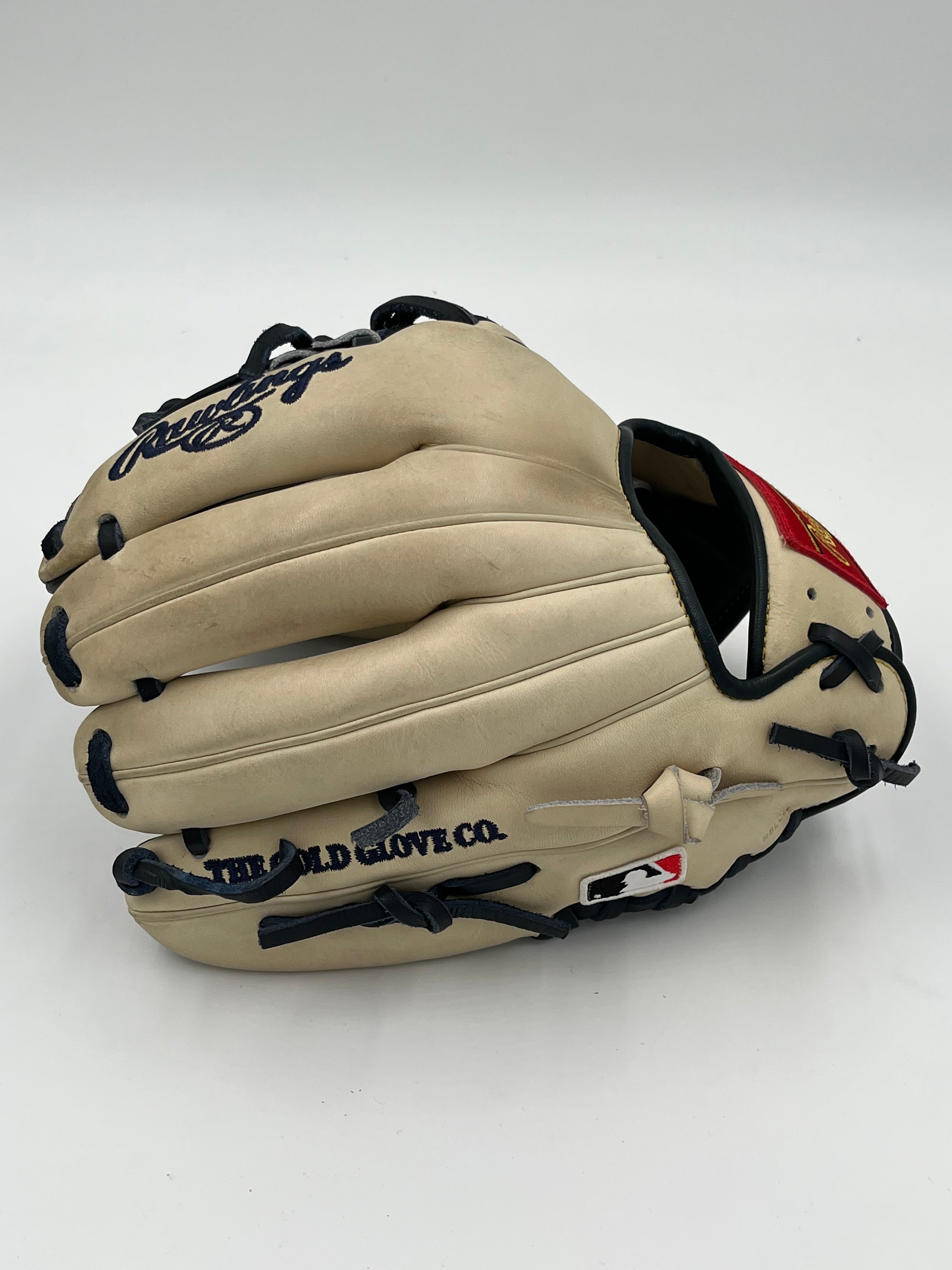 Rawlings heart of the hide 11.5 infield baseball glove
