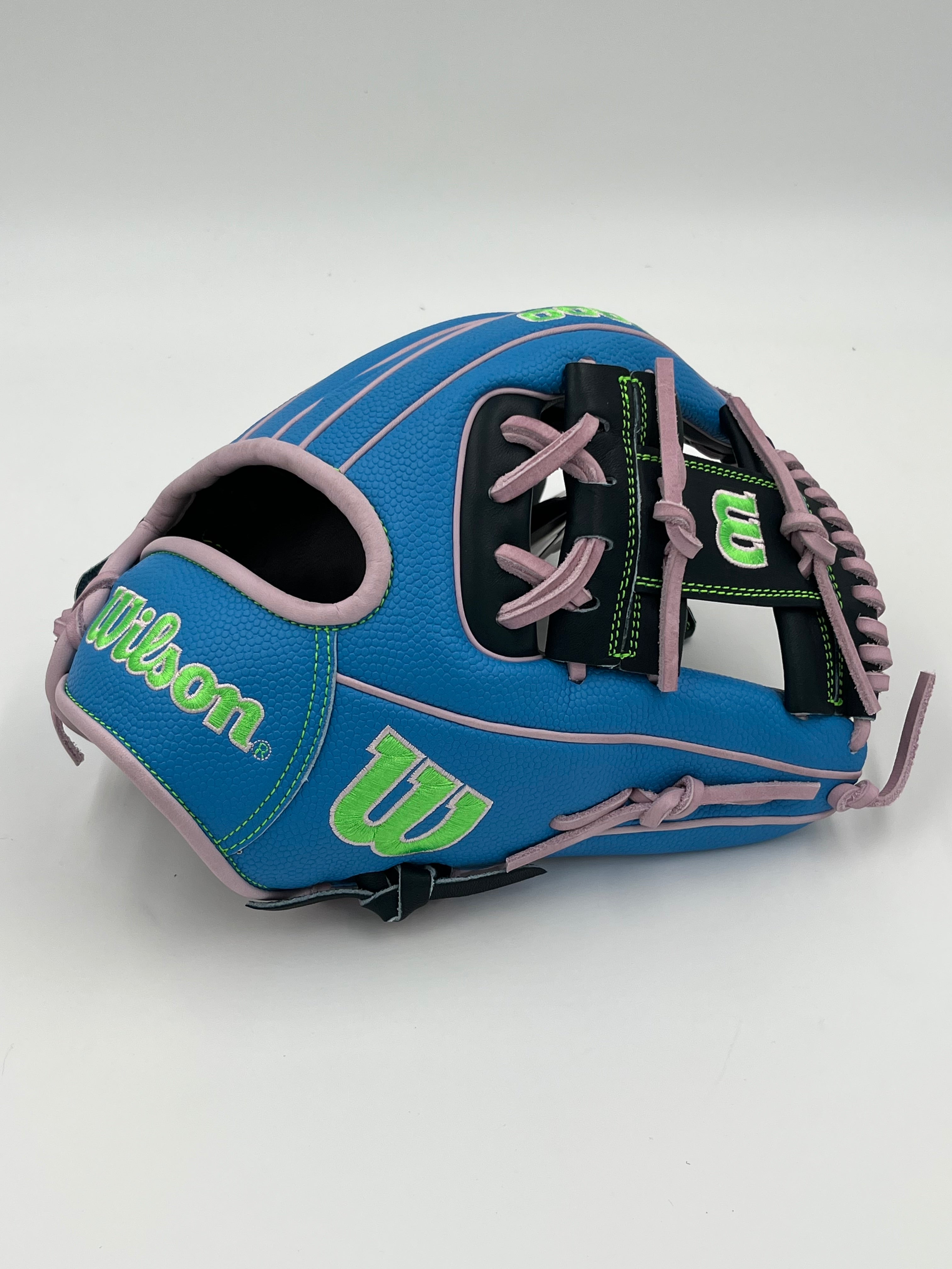 Wilson a2000 1786 11.5 GOTM infield baseball glove